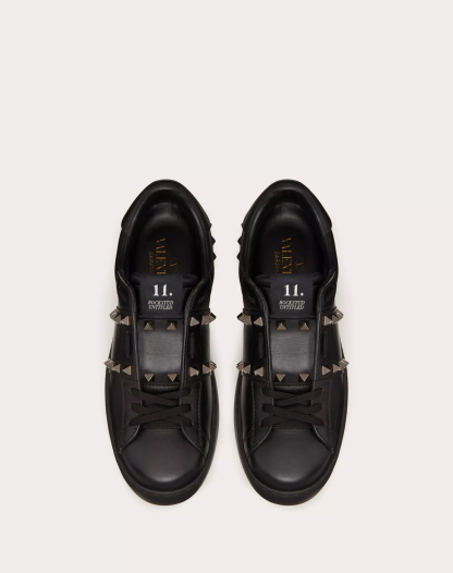 ROCKSTUD UNTITLED NOIR CALFSKIN LEATHER SNEAKER